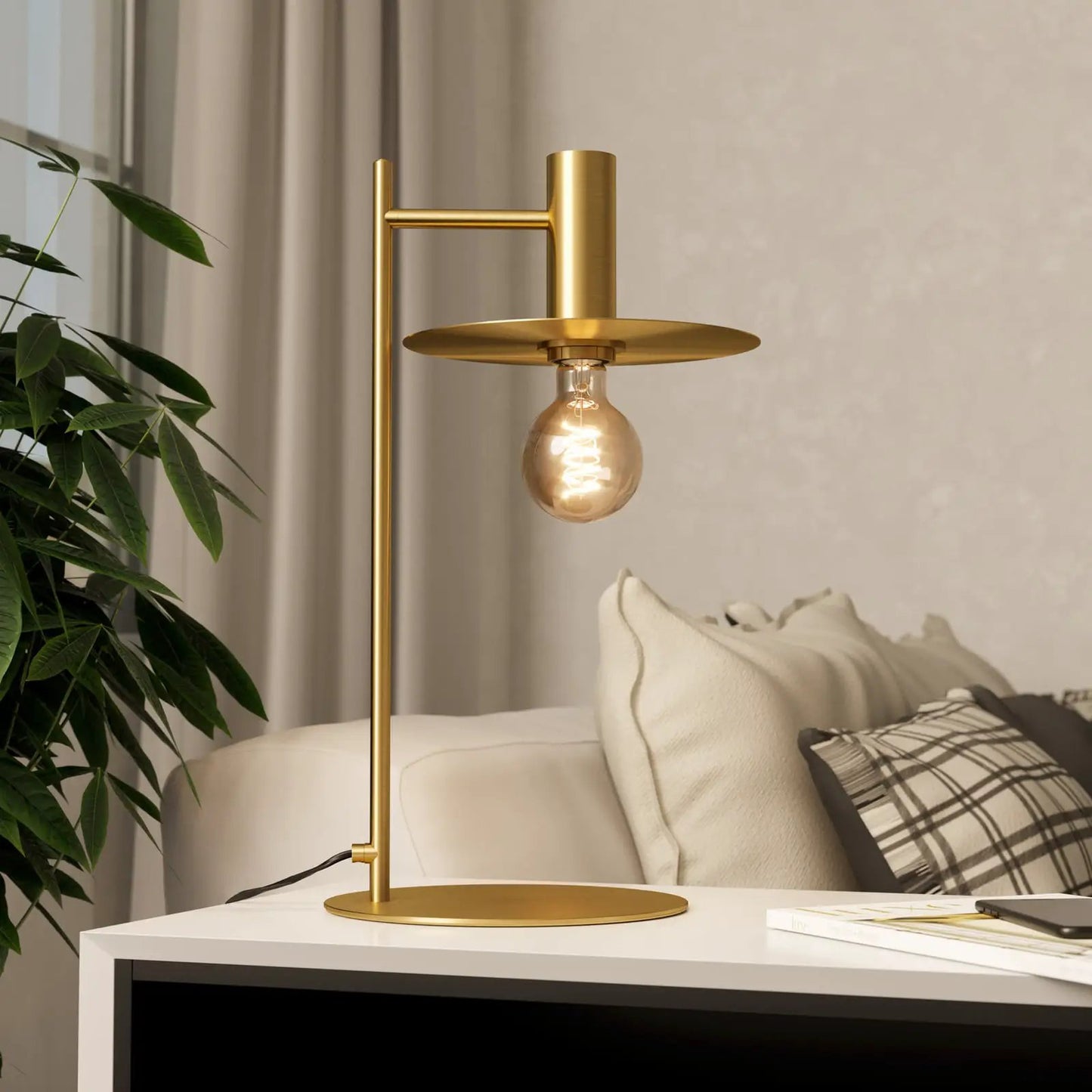 Escandell table lamp brushed brass