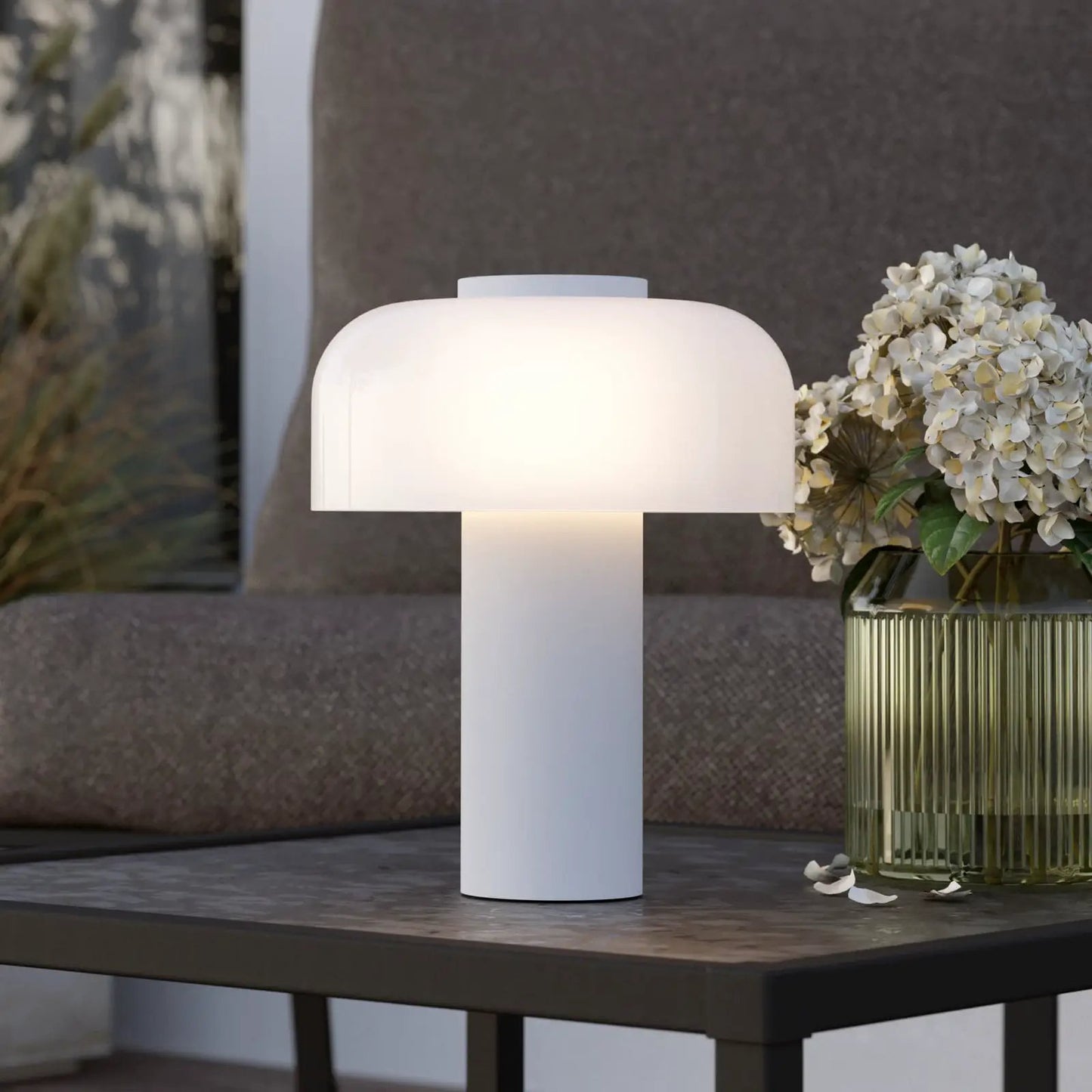 LED table lamp Ponente, Ø 16 cm, white, CCT, dimmable