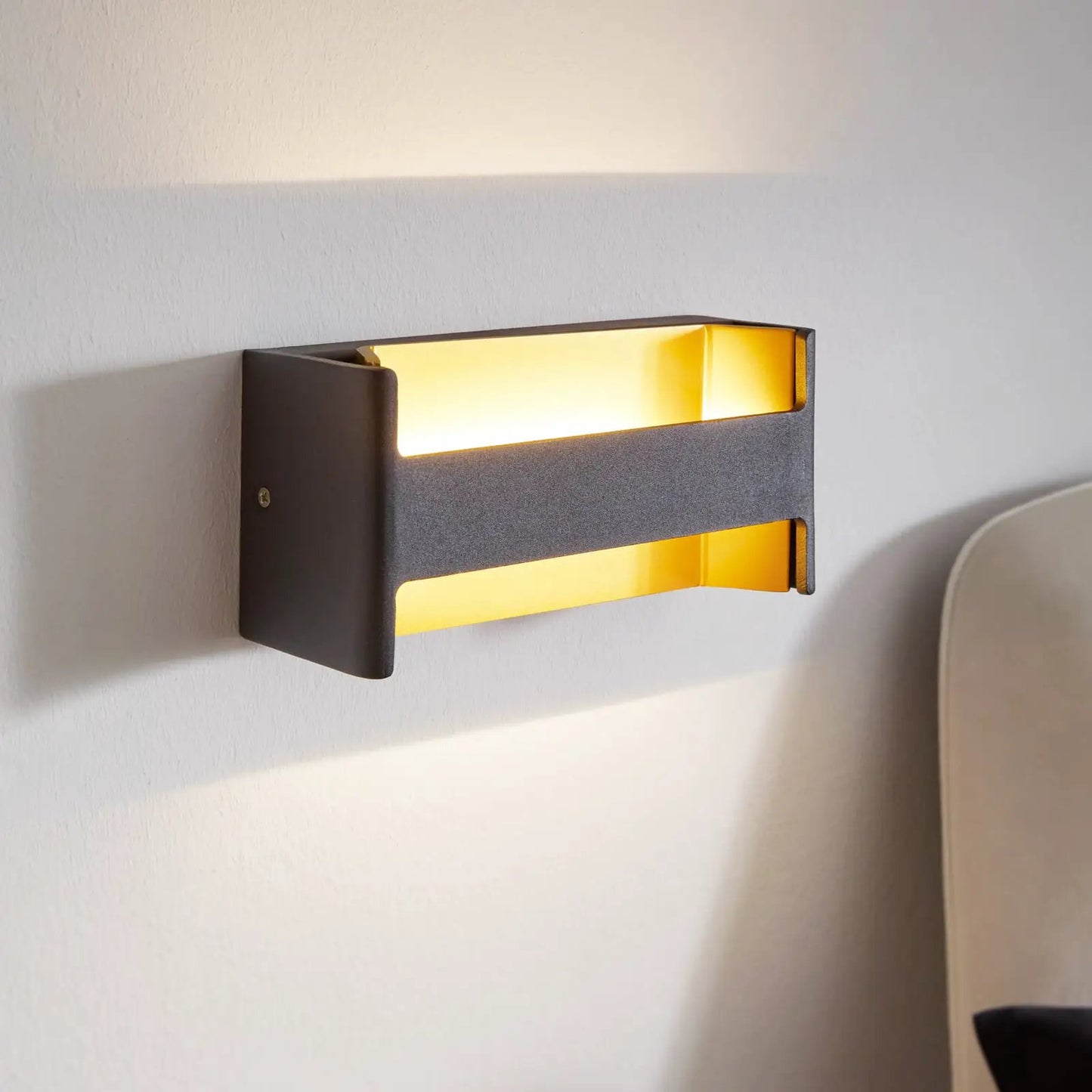 Feloniche LED wall lamp in black/gold