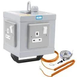 Extension Leads Olson 13A 4 Way Switched M/Clad Socket Suspended Service Unit + Cable and Retractor - Extension Leads Olson 13A 4 Way Switched M/Clad Socket Suspended Service Unit + Cable and Retractor