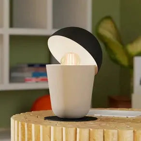 Batabano table lamp with bonnet, sand colour/black