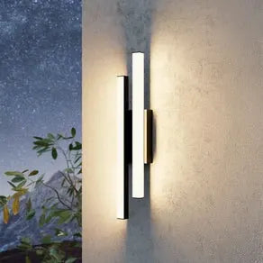 LED outdoor wall light Serricella, black