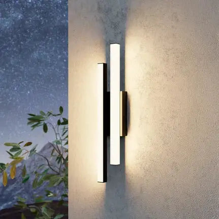 LED outdoor wall light Serricella, black