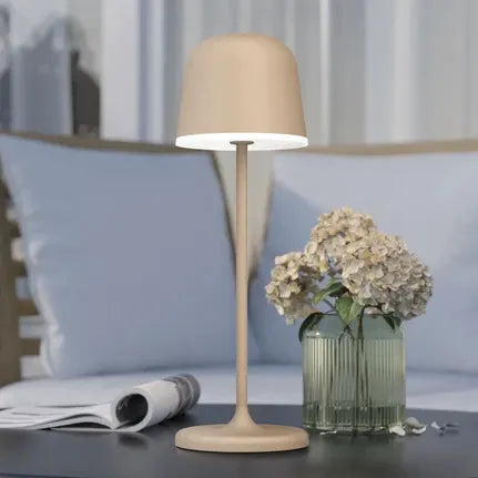 Mannera LED table lamp with a battery, sand