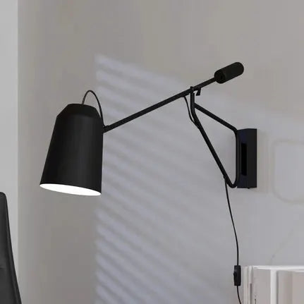 Loreto 1 wall light with a long arm and plug