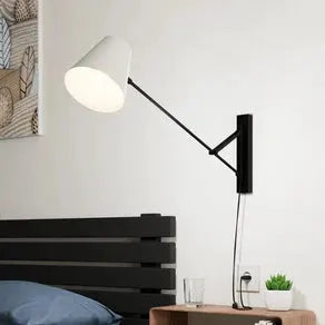 Forcadet wall light with a wide projection