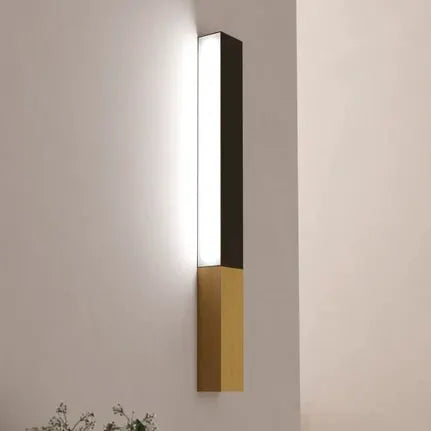 Tudons LED wall light with wooden detail