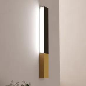 Tudons LED wall light with wooden detail