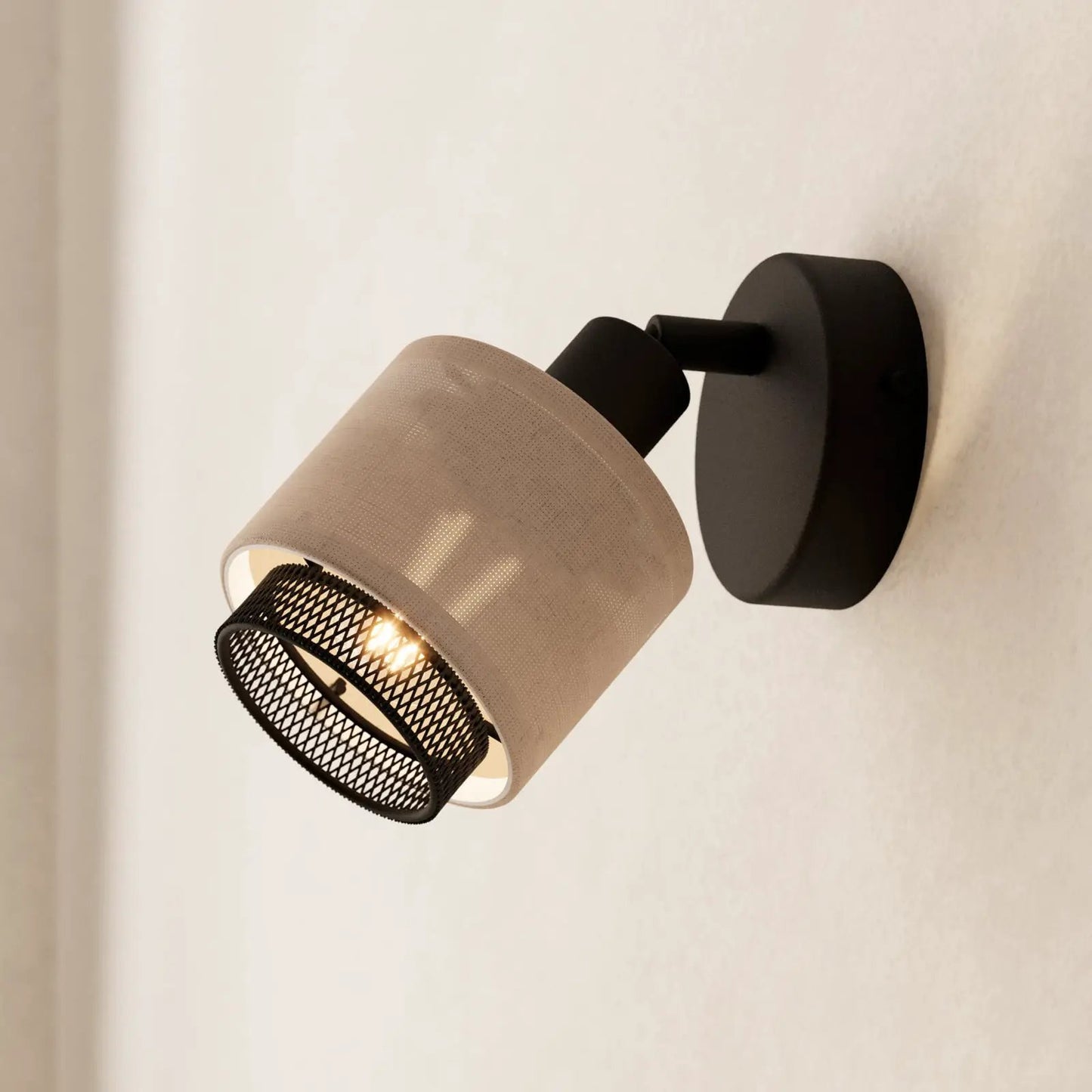 Rosley wall spotlight, width 9 cm, black/natural, linen