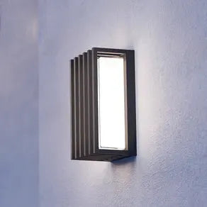 Genovese LED outdoor wall lamp, black, height 24 cm, sensor