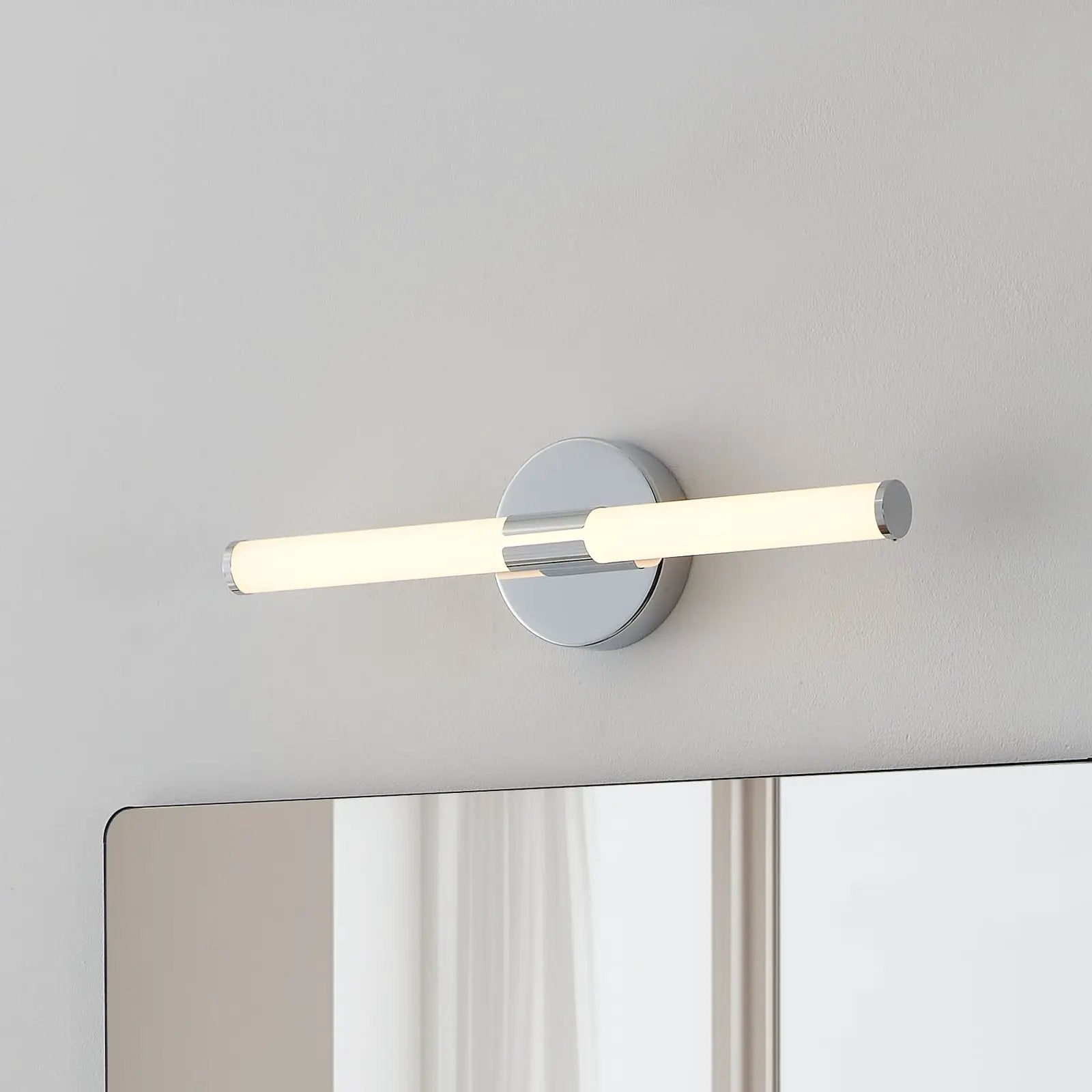 Ramola LED wall light, chrome-coloured, width 45 cm, IP44, CCT