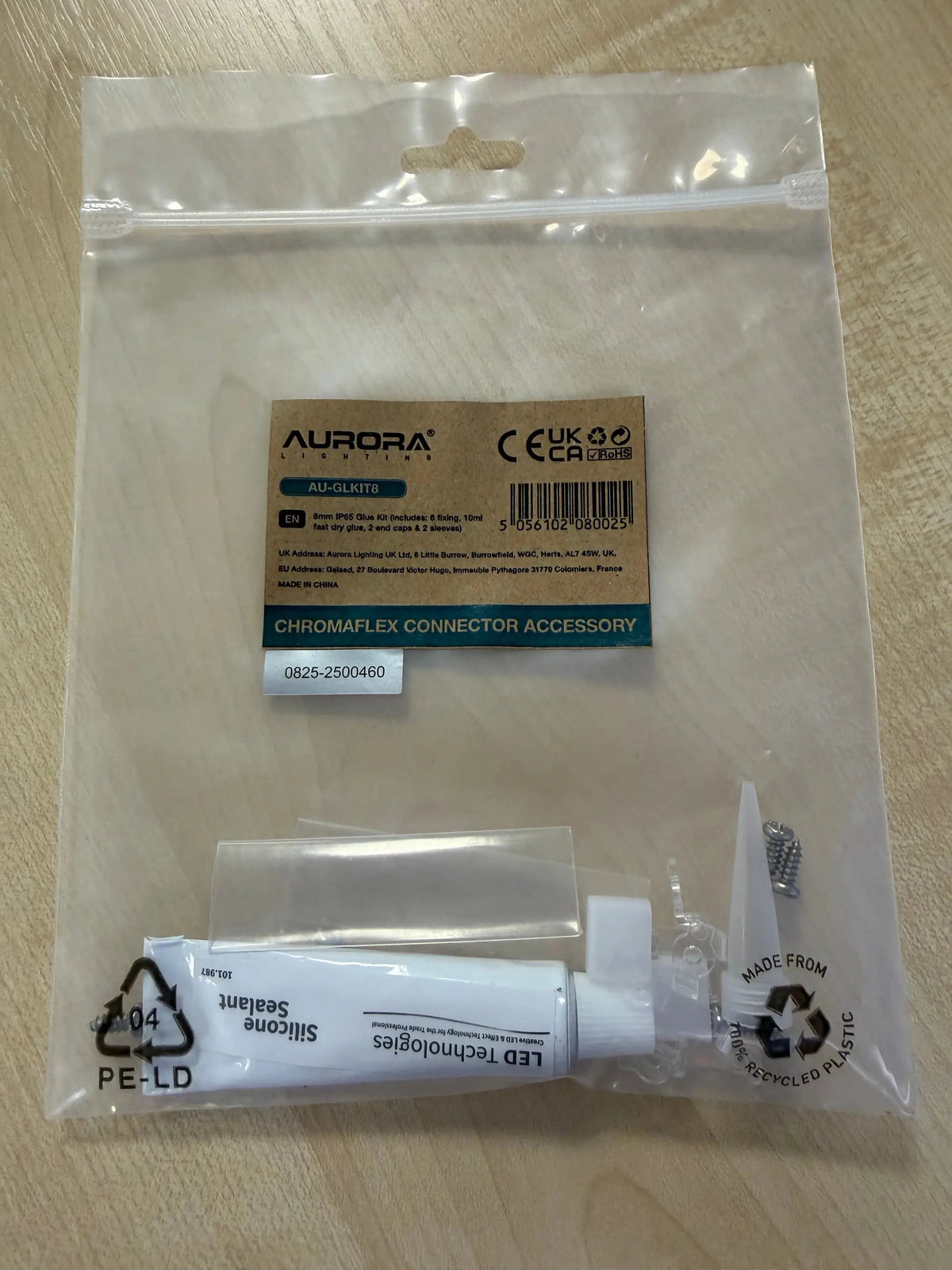 ChromaFlex 8mm IP Glue Kit inc 6 Mounting clips + 6 Screws10ml Fast dry silicone glue with application nozle 2 End caps for 8mm tapesTo fit 8mm IP65