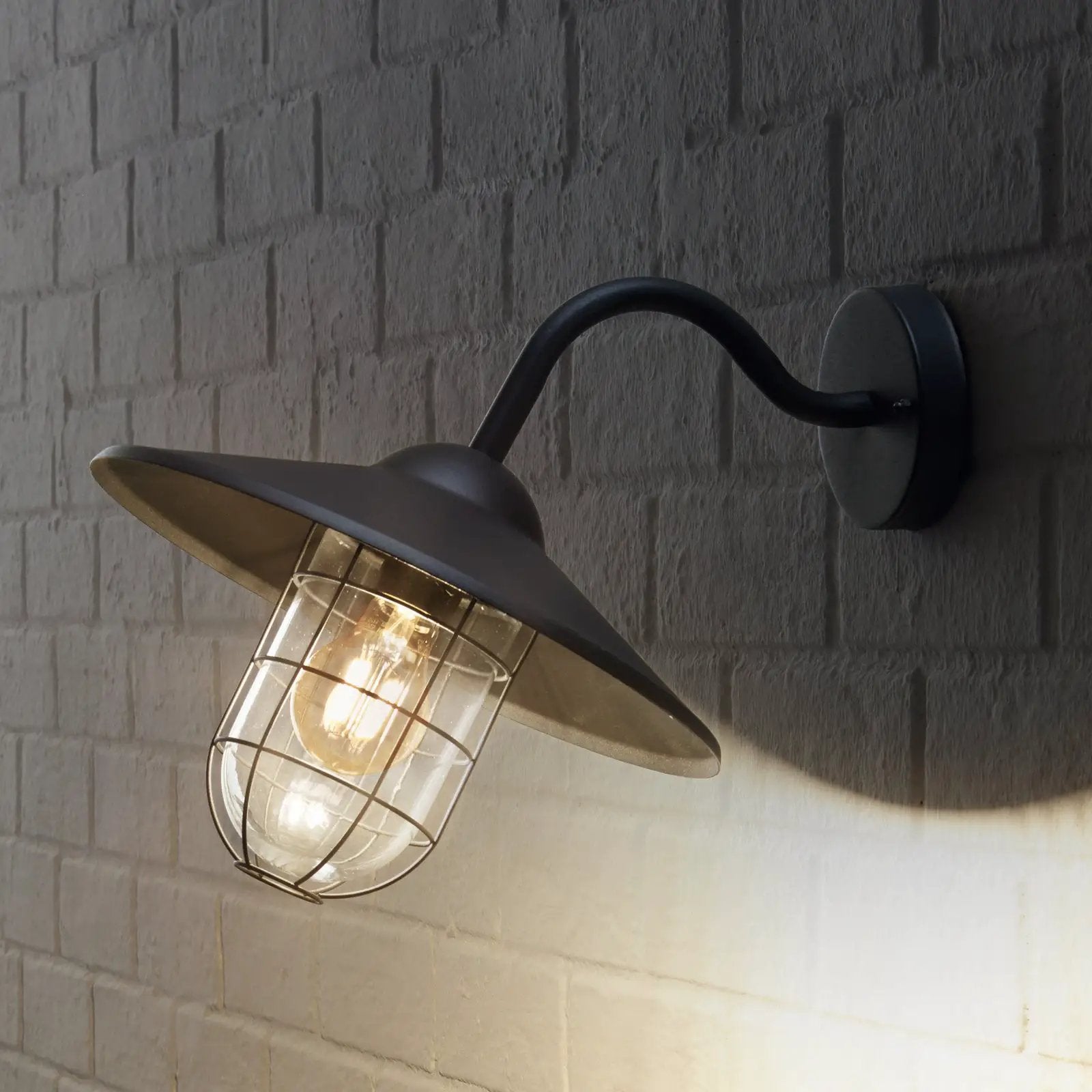 Melgoa outdoor wall light with a nautical look