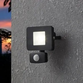 Faedo 3 LED outdoor spotlight, sensor, black, 10W