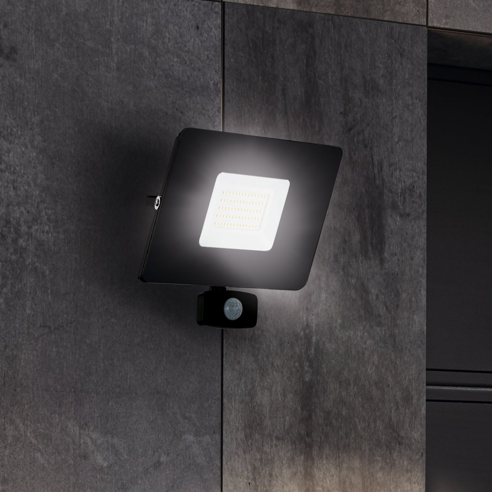 Faedo 3 LED outdoor spotlight, sensor, black, 50 W