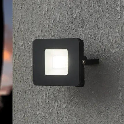 Faedo 3 LED outdoor spotlight in black, 20 W