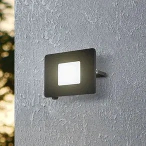Faedo 3 LED outdoor spotlight in black, 30 W