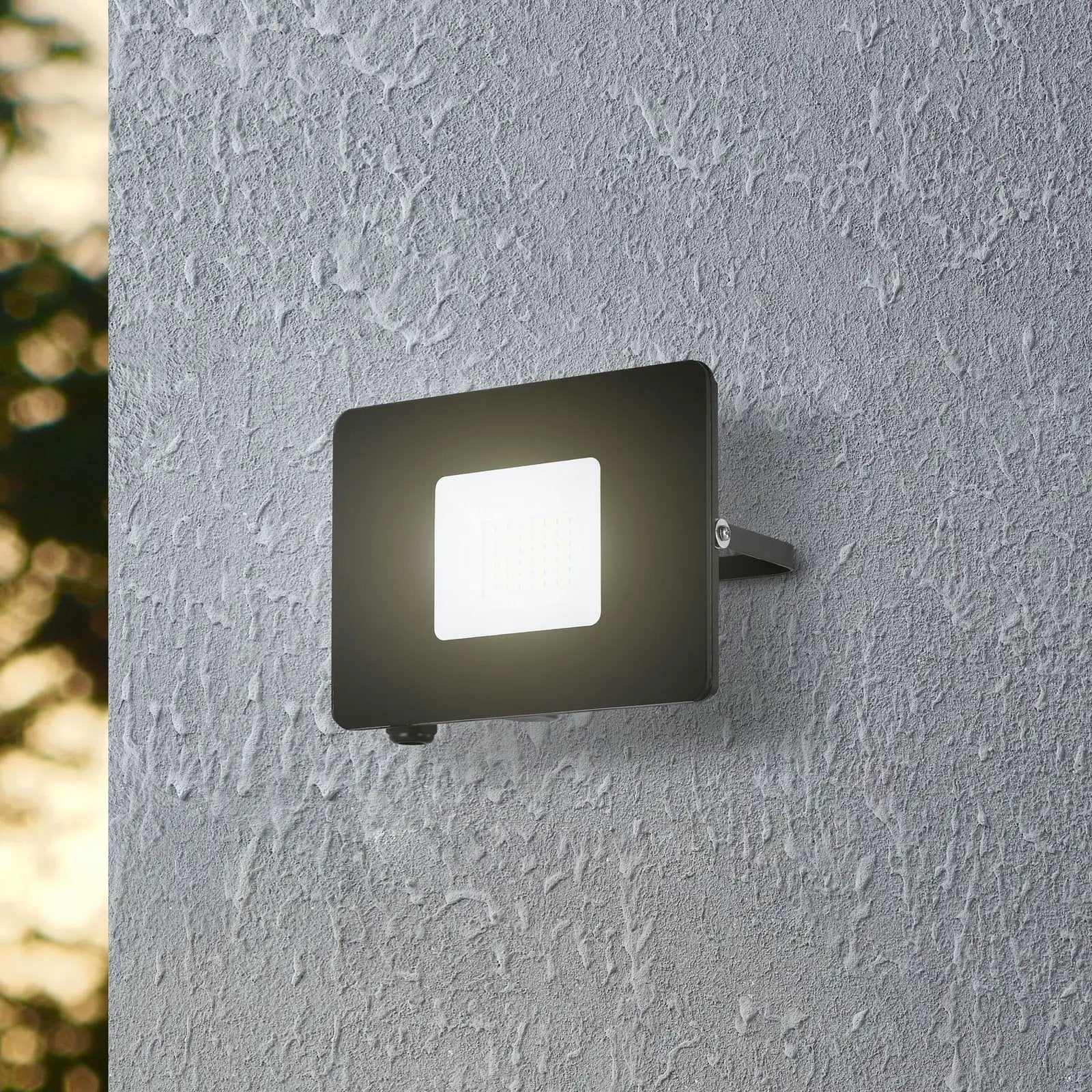 Faedo 3 LED outdoor spotlight in black, 30 W