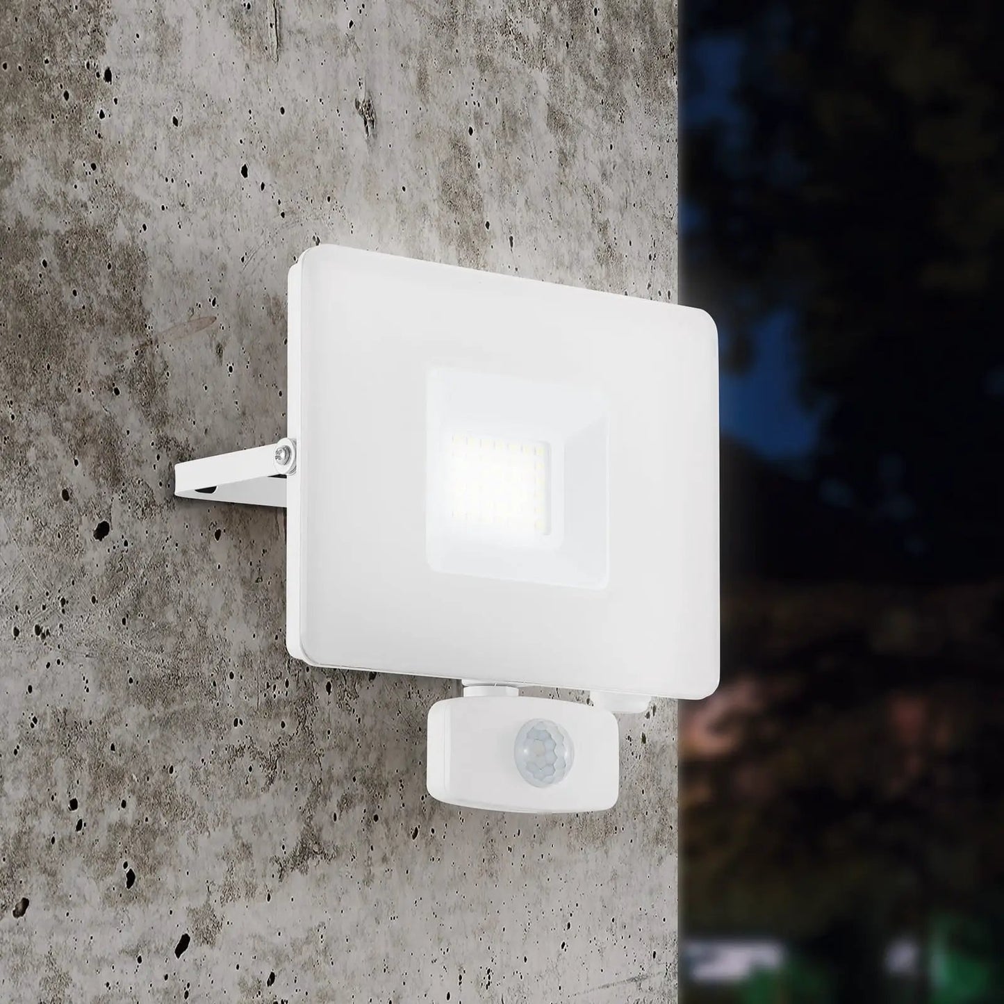 Faedo 3 LED outdoor spotlight, sensor, white, 30 W