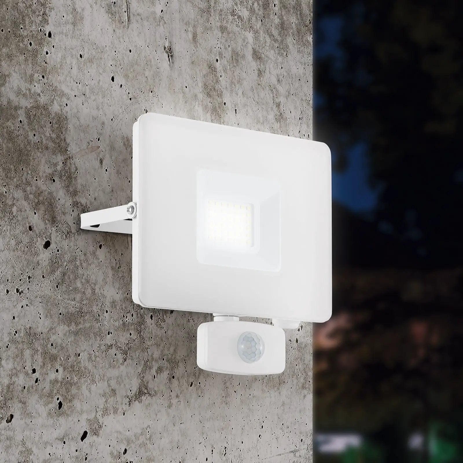Faedo 3 LED outdoor spotlight, sensor, white, 30 W
