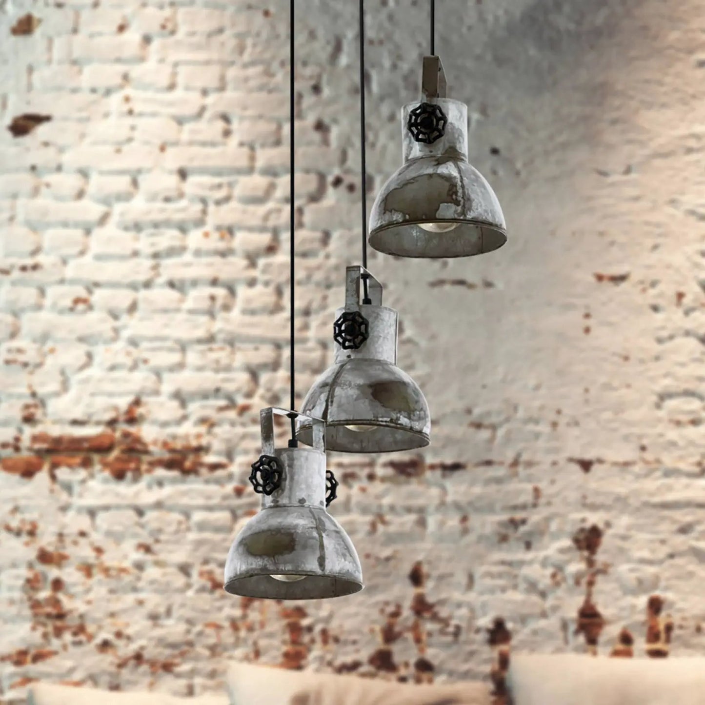 Barnstaple hanging lamp with an industrial design
