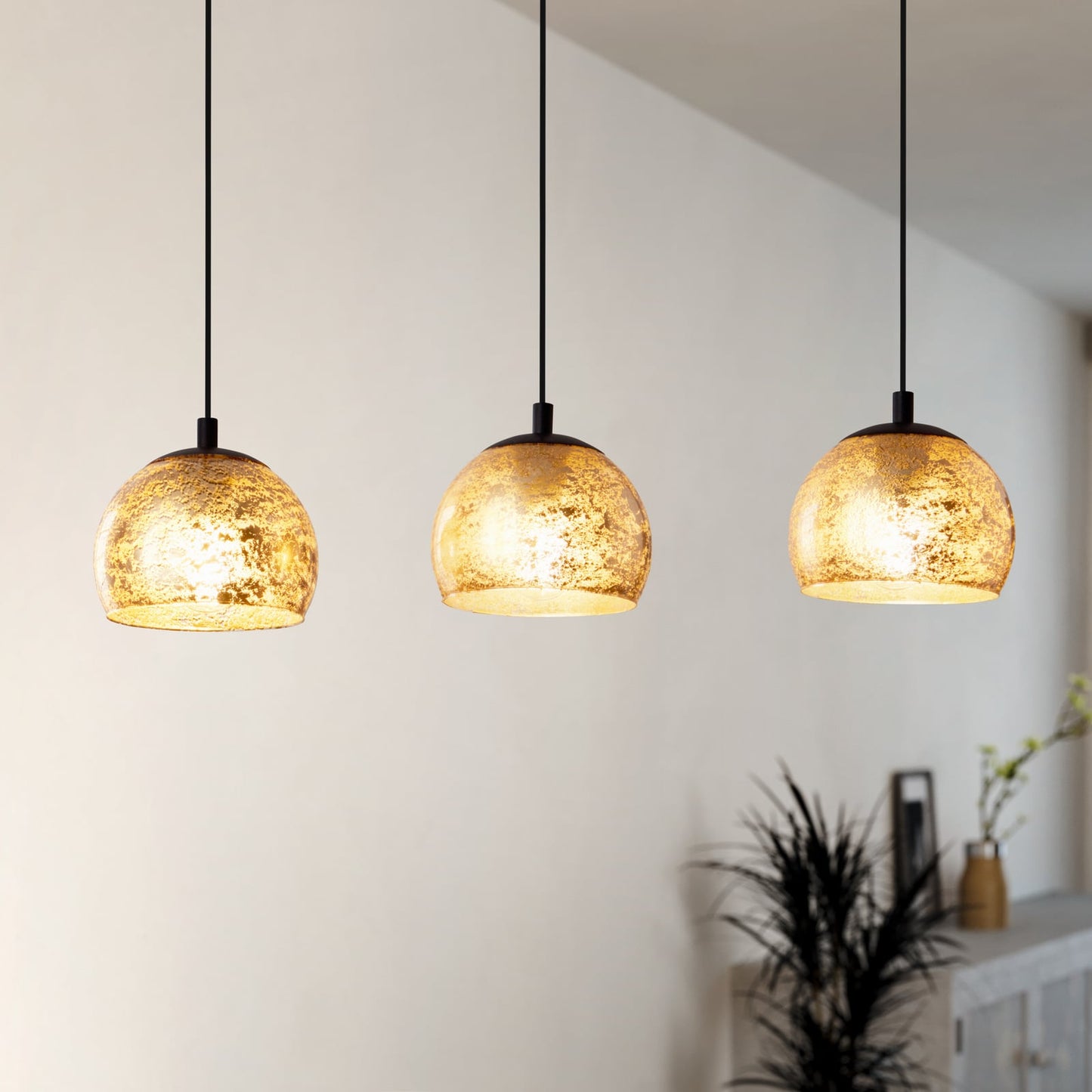 Albaraccin hanging light, three-bulb