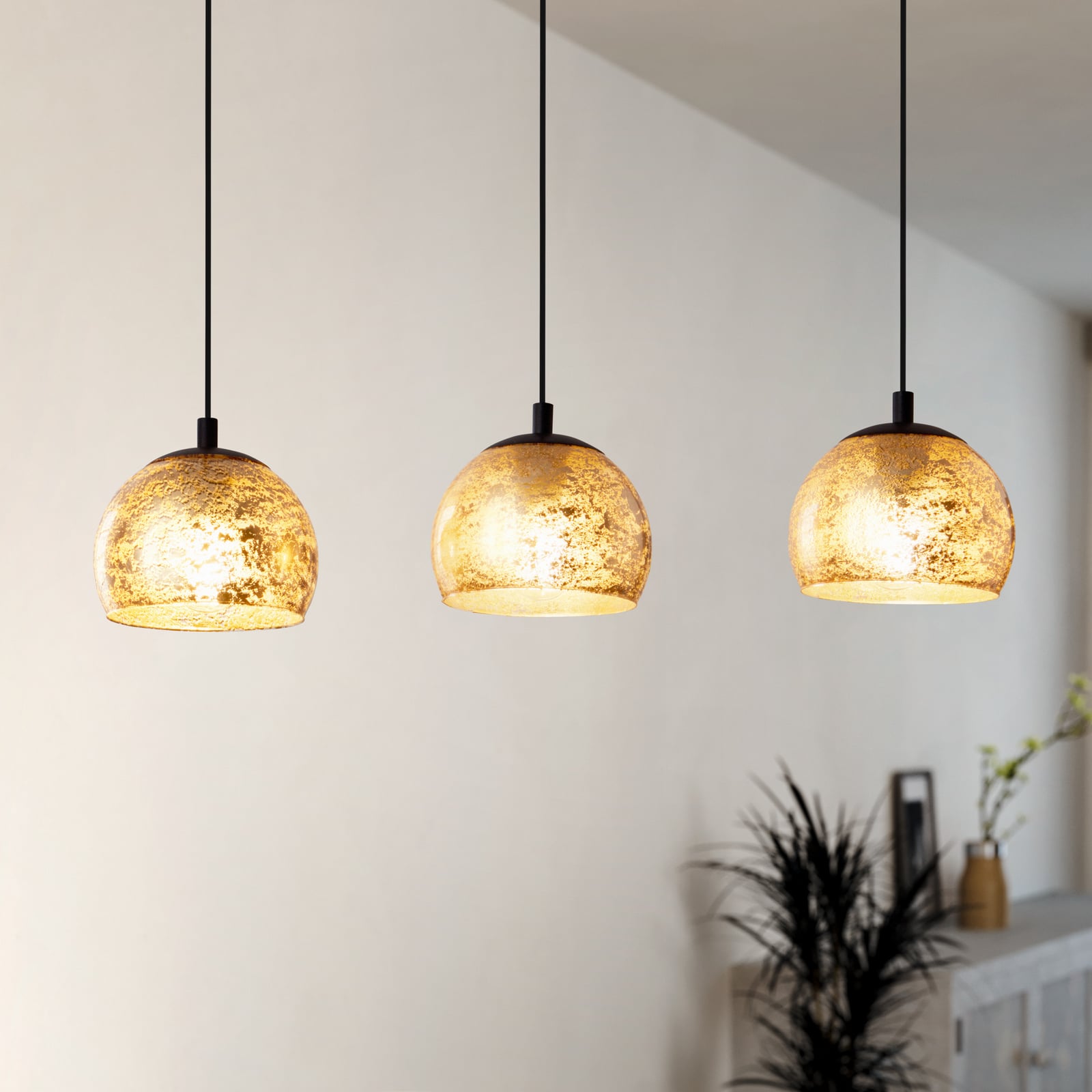 Albaraccin hanging light, three-bulb