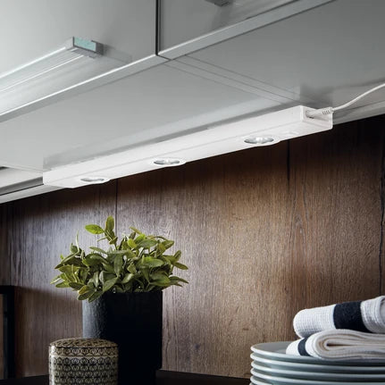 Kob LED under-cabinet light with a switch, white