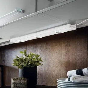 Kob LED under-cabinet light with a switch, white