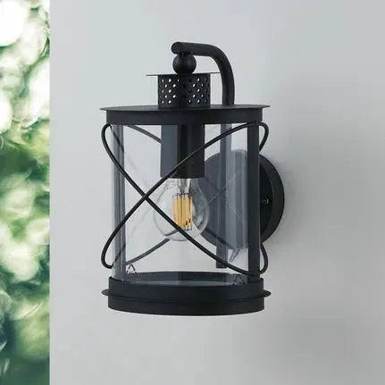 Hilburn outdoor wall light, black, down
