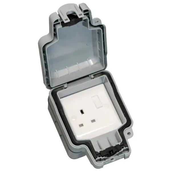 ELEM IP66 1 Gang 13A Switched Skt Outlet