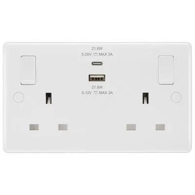 Electrical Lighting BG 13A 22W 2 Gang Switched Socket & USB-A+C White Moulded 822UAC22-01 - Electrical Lighting BG 13A 22W 2 Gang Switched Socket & USB-A+C White Moulded 822UAC22-01