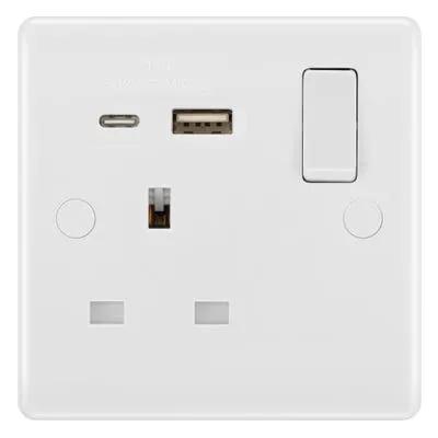 Electrical Lighting BG 13A 18W 1 Gang Switched Socket & USB-A+C White Moulded 821UAC18-01 - Electrical Lighting BG 13A 18W 1 Gang Switched Socket & USB-A+C White Moulded 821UAC18-01