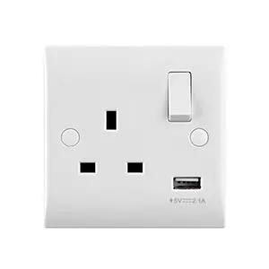 saxby cruved edge Curved Edge 13A 1G SP Switched Socket with 2.1V USB - saxby cruved edge Curved Edge 13A 1G SP Switched Socket with 2.1V USB