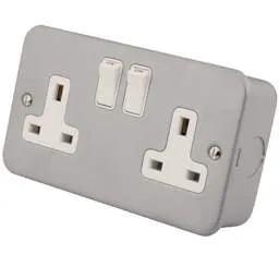 m2 metal clad M2 Metal 13A DP 2 Gang Switched Socket Metal Clad - m2 metal clad M2 Metal 13A DP 2 Gang Switched Socket Metal Clad
