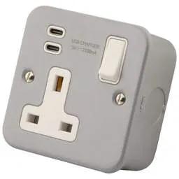 m2 metal clad M2 Metal 13A 1 Gang Switched Socket with 2 x Type C USB Outlets Metal Clad - m2 metal clad M2 Metal 13A 1 Gang Switched Socket with 2 x Type C USB Outlets Metal Clad