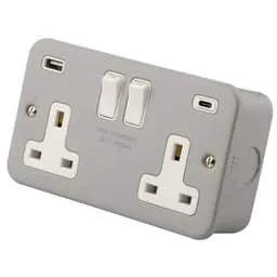 m2 metal clad M2 Metal 13A 2 Gang Switched Socket with 1 x Type A and 1 x Type C USB Outlet Metal Clad - Uncategorized Uncategorized m2 metal clad M2 Metal 13A 2 Gang Switched Socket with 1 x Type A and 1 x Type C USB Outlet Metal Clad